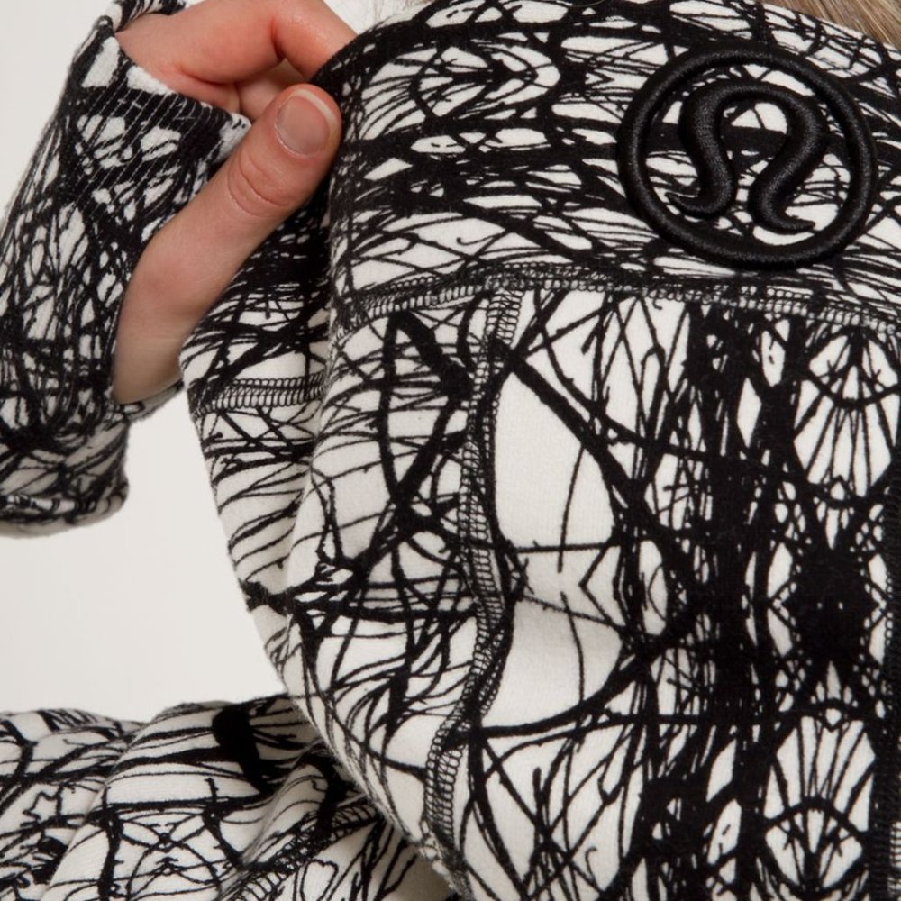 Lululemon Scuba Hoodie black white scribble print Size 6 - Picture 10 of 14